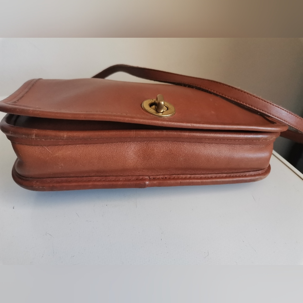 Vintage Coach # 9755Light  Brown Leather Shoulder/Crossbody Bag - Picture 9 of 13